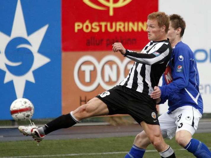 Guðjón Baldvinsson í baráttunni í kvöld. Mynd/Anton