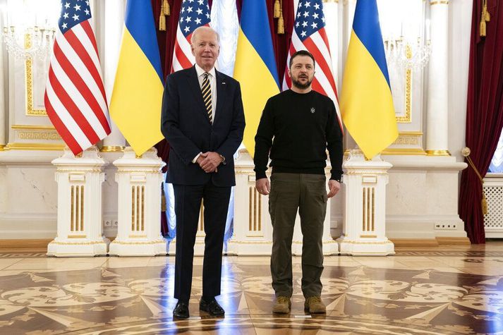 Joe Biden og Vólódýmír Selenskí í Kænugarði í morgun.