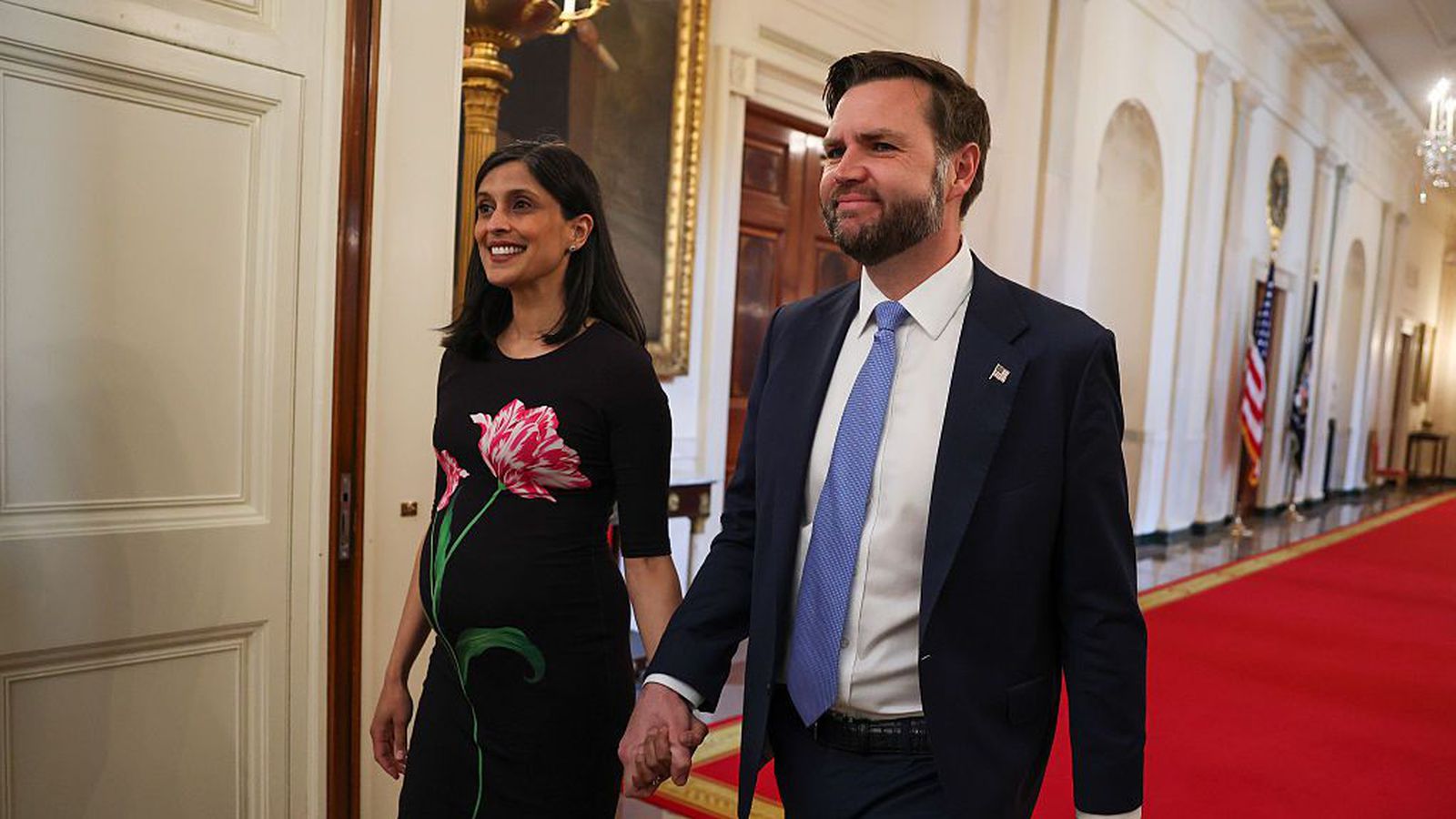 Usha og JD Vance eignast sitt fjórða barn