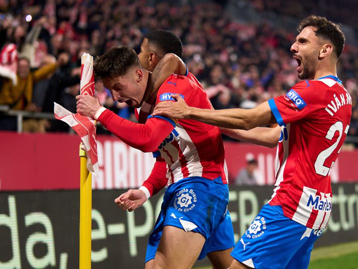 Girona vann frábæran sigur á Atletico Madrid í kvöld.