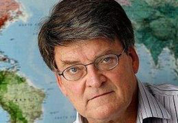 Haraldur Briem, sóttvarnarlæknir, telur að um helmingur þjóðarinnar muni veikjast af svínaflensunni.