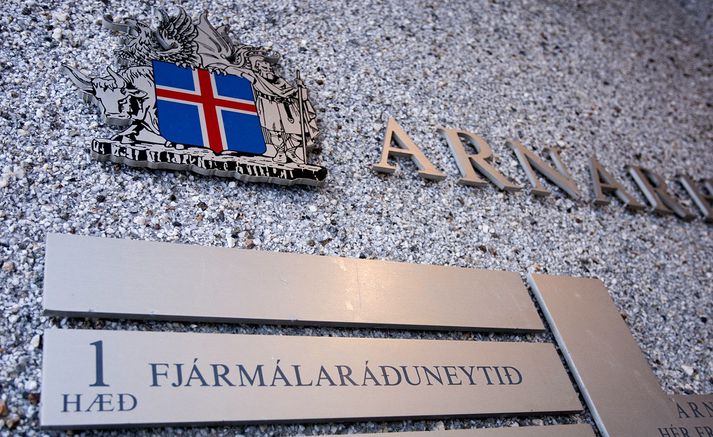 Fjármálaráðuneytið hafnar því að hafa beint tilmælum til Bankasýslu ríkisins vegna skipunar á stjórnarformanni og frestunar á stjórnarfundi íslensk fjármálafyrirtækis.