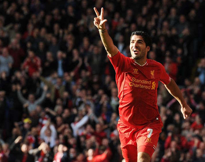 Suarez fagnar marki gegn West Brom á dögunum. Hann skoraði þrennu í leiknum.