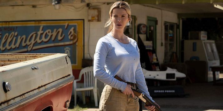 Crystal (Betty Gilpin) er hetja The Hunt.