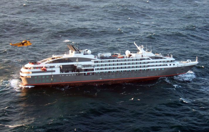 Le Boréal er 10.000 lestir, smíðað árið 2010 – farþegar og áhöfn getur mest talið 400 manns.