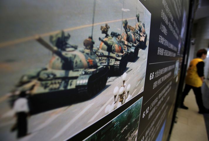 Í Hong Kong er boðað til minningarathafnar um atburðina á Tiananmen-torgi fyrir 24 árum þar sem kínverski herinn barði niður friðsöm mótmæli.