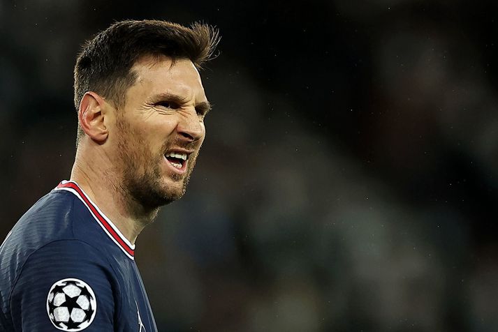 Lionel Messi er enn staddur í Argentínu og má ekki fara á meðan hann er með veiruna.