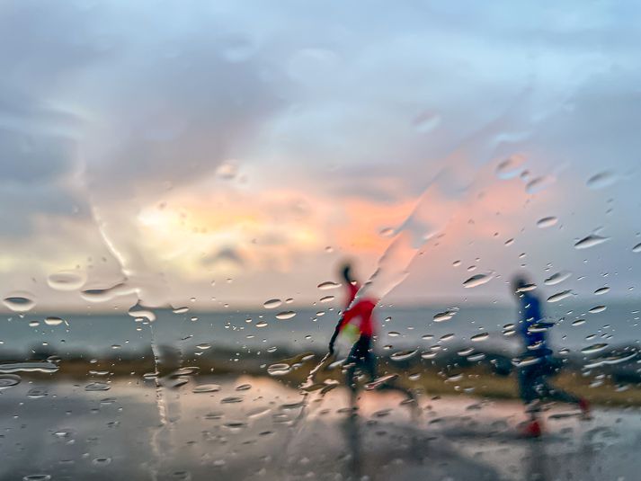 Rigning í Skerjafirði.