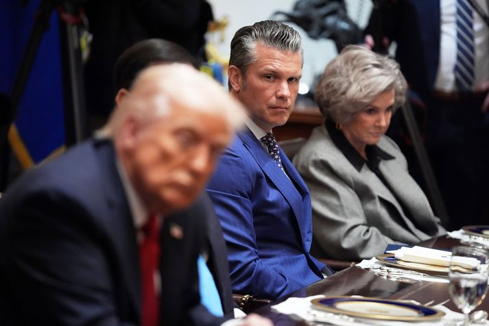 Hegseth vísar til hinna meintu smyglara sem hryðjuverkamanna. 