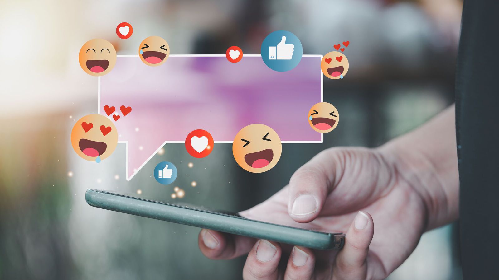 Samfélagsmiðlar á vinnu­tíma: Hversu oft og hvers vegna