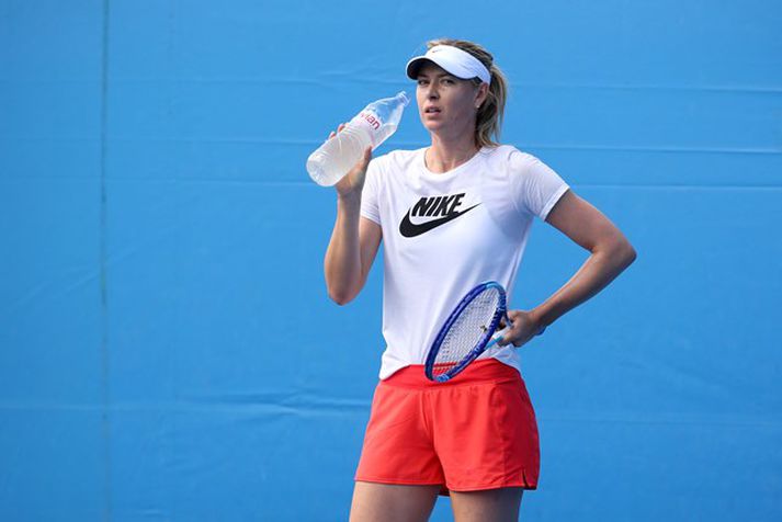 Maria Sharapova snýr aftur á morgun.