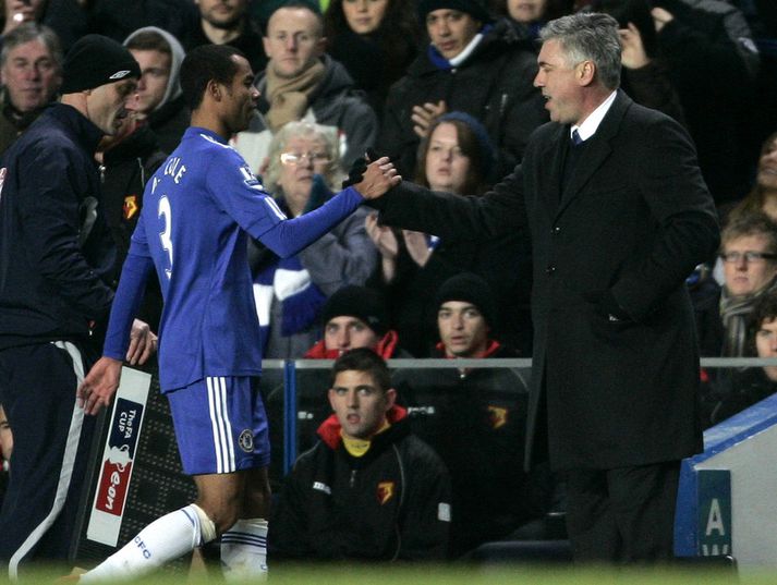 Ashley Cole og Carlo Ancelotti.