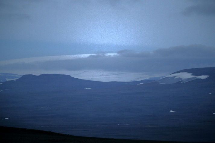 Dyngjujökull í ljósaskiptunum um liðna helgi.