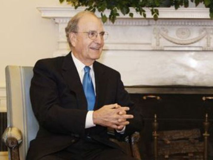 George Mitchell. Mynd/AFP