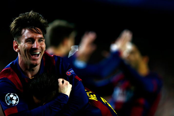 Lionel Messi fagnar hér í kvöld.