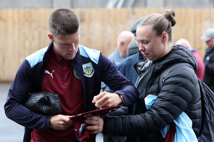 Jóhann Berg er vinsæll hjá flestum í Burnley.