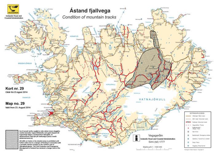 Öllum vegum á dekkta svæðinu hefur verið lokað.