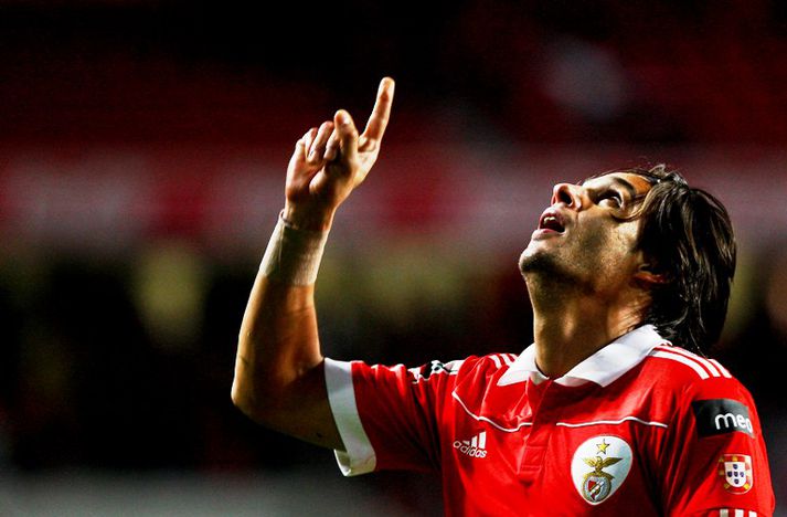 Gomes fagnar með Benfica.