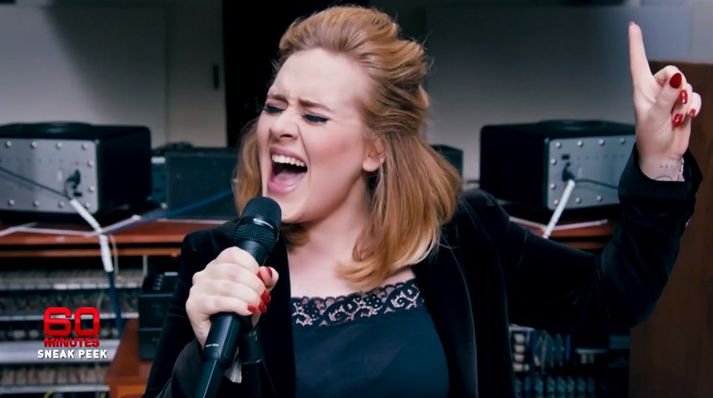 Adele í áströlsku útgáfunni af 60 mínútum að flytja When We Were Young.