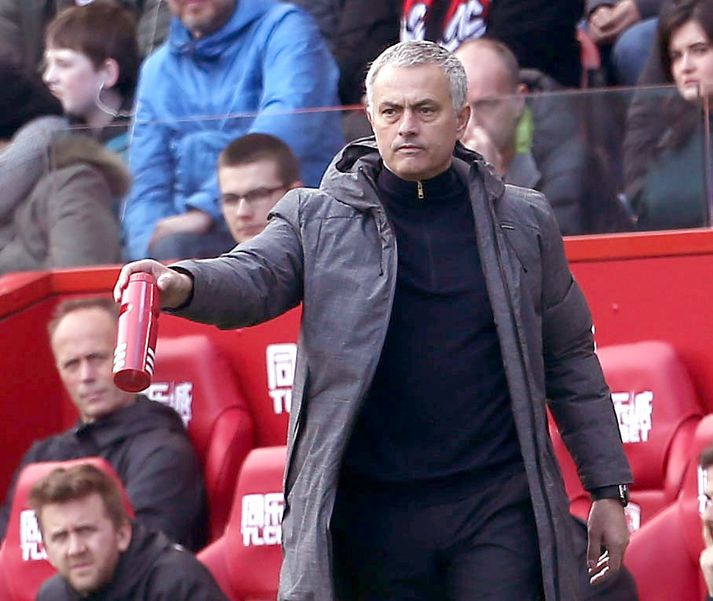 Jose Mourinho, knattspyrnustjóri Manchester United, er sakaður um að hafa vanrækt að gefa upp tekjur. Hann hefur ekkert tjáð sig.