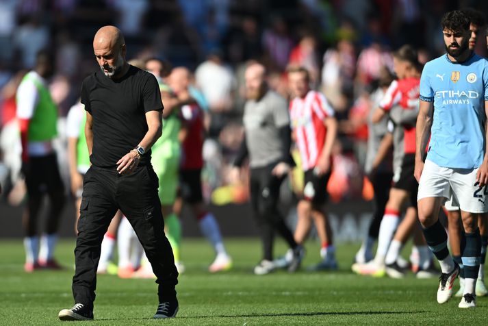 Pep Guardiola og Joško Gvardiol að leik loknum í dag.