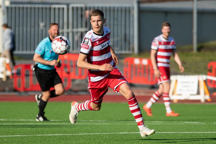 Arnþór Ari Atlason kom HK í 1-0 á móti KR á 6. mínútu og HK-ingar létu forystun ekki af hendi eftir það.