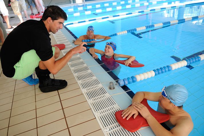 Eflaust margt hægt að læra af þessum. Phelps hefur einbeitt sér að góðgerðamálefnum og að kenna sund frá því að hann hætti að keppa.