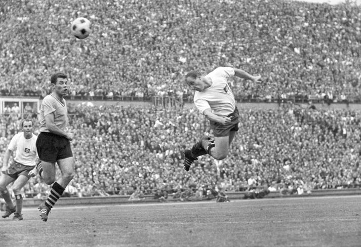 Uwe Seeler lék allan sinn feril með Hamburg og er sannkölluð goðsögn hjá félaginu.