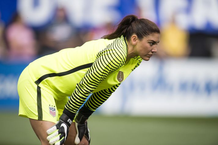 Hope Solo var handtekin í lok mars, sofandi undir stýri með tviburasyni sína í bílnum.