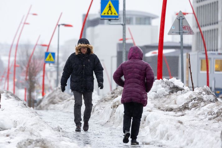 Reiknað er með að hláni strax í kvöld suðaustanlands.