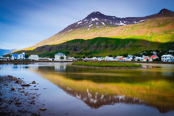 Í ljósi fjölgunar á komum skemmtiferðaskipa til Seyðisfjarðar, þrýstu bæjarbúar á um loftgæðamælingar á höfninni á Seyðisfirði til að mæla umfang mengunar af völdum skipa.