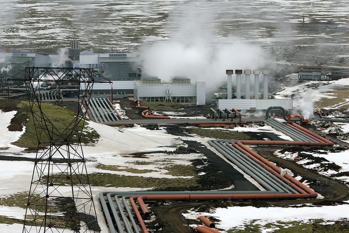 Leiða á gufu úr Hverahlíð niður í Hellisheiðarvirkjun.