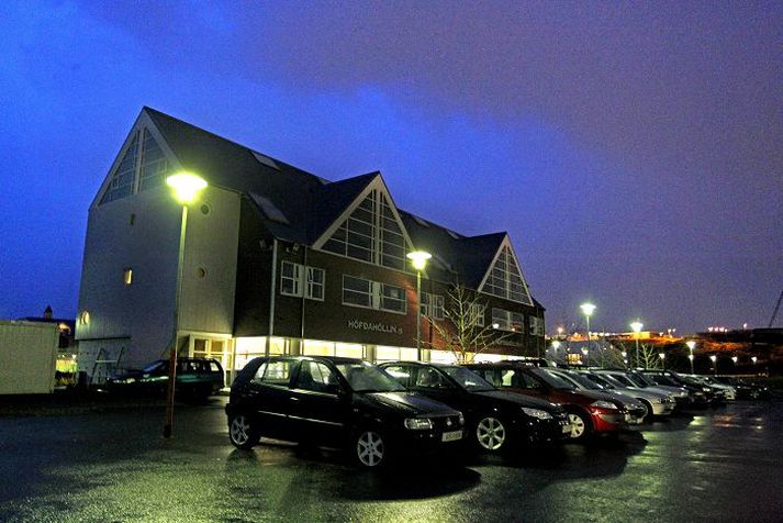 Skotárásin átti sér stað á þessu bílastæði við Höfðahöllina.
Fréttablaðið/pjetur