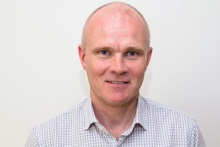 Hlynur er menntaður íþróttakennari frá Laugarvatni.