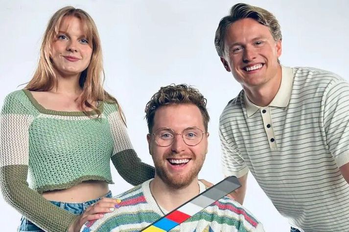 Vigdís Hafliðadóttir, Óli Gunnar Gunnarsson og Arnór Björnsson skrifuðu handritið að 20 og eitthvað og fara jafnframt með aðalhlutverk í þáttunum.