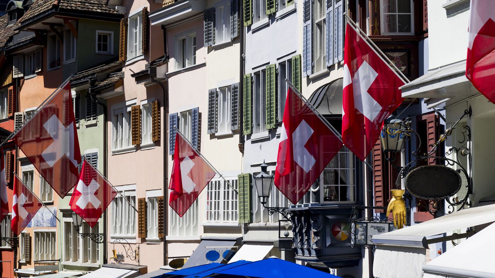 Efna til þjóðar­at­kvæða­greiðslu um þak á í­búa­fjölda landsins