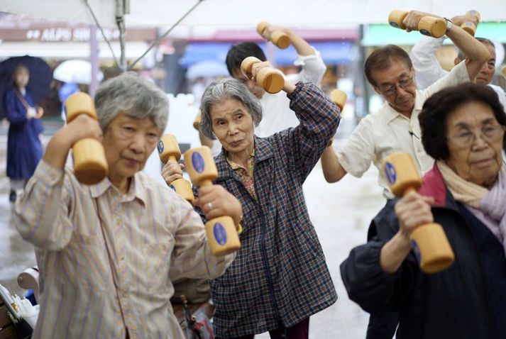 Japanir hafa um árabil glímt við lægstu fæðingartíðni í heimi.