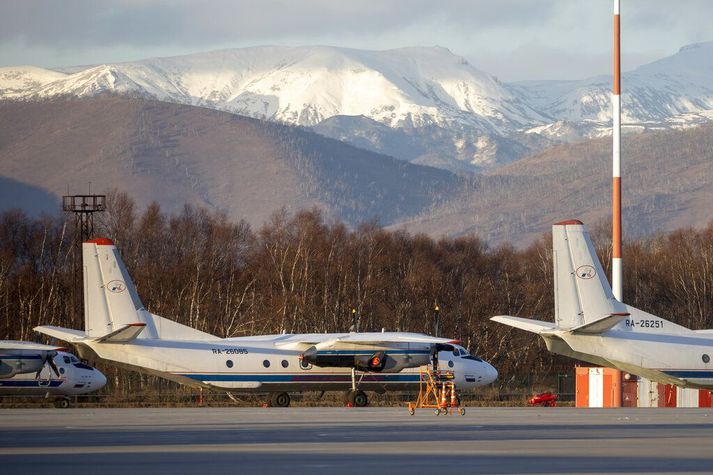 Antonov An-26 með sömu einkennisstafi og vélin sem hrapaði á Elizovo-flugvelli við Petropavlovsk á Kamtsjatka í nóvember.