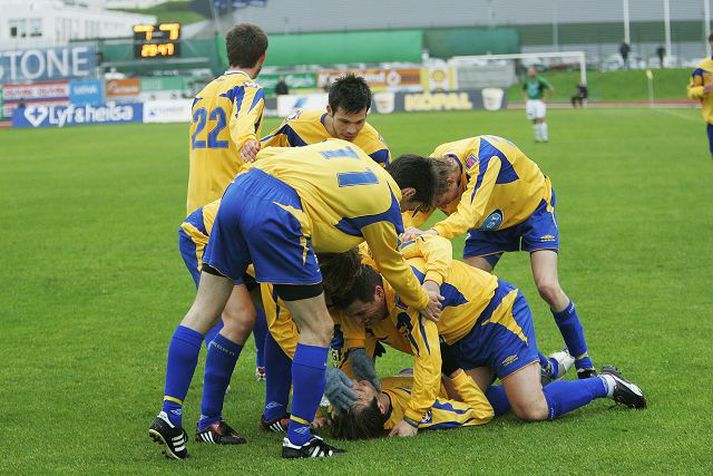Grindavík vann Hött frá Egilsstöðum 2-1.