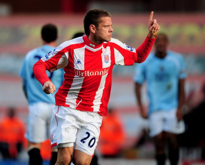 James Beattie fagnar marki sínu í dag.
