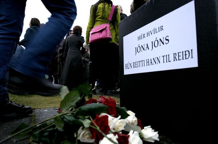 Starfsfólk hjá almennum heilbrigðisstofnunum gerir enga sérstaka leit að konum sem búa við ofbeldi í nánum samböndum.