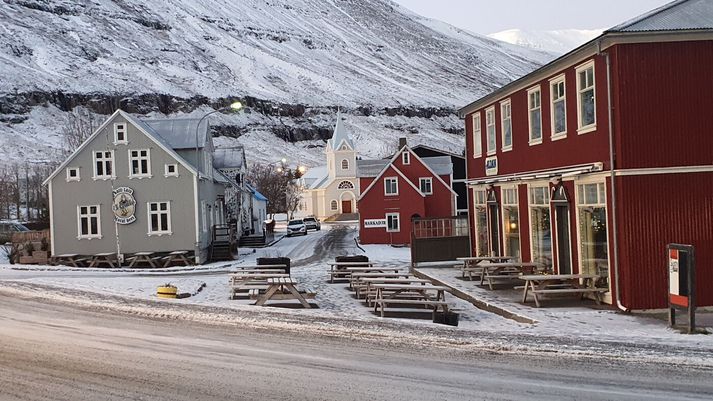 Útlit er fyrir hríðarveður á austasta hluta landsins í dag. 