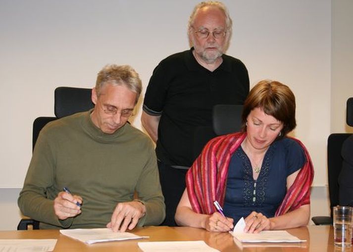 Á myndinni eru Gunnar Björnsson, formaður samninganefndar ríkisins, Ásmundur Stefánsson, ríkissáttasemjari og Guðlaug Kristjánsdóttir, formaður BHM