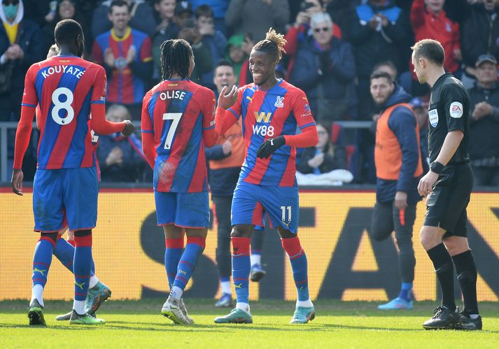 Crystal Palace er á leið í undanúrslit FA-bikarsins.