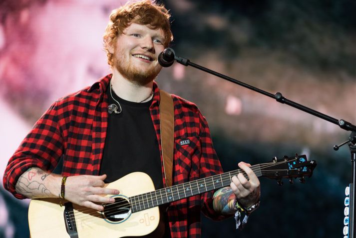 Ed Sheeran ætti að geta sungið nokkur hugljúf ástarlög til unnustu sinnar, Cherry Seaborn.