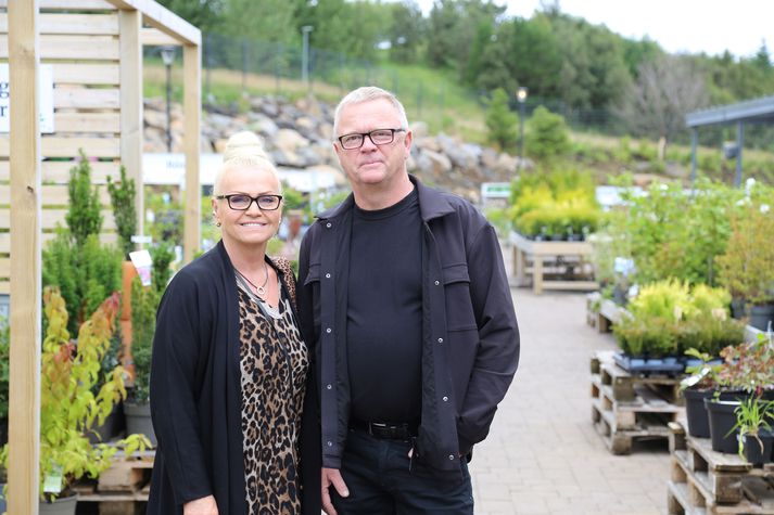 Sigurvegarinn í leiknum Flottasti garður landsins eru hjónin Sólveig Ósk Hallgrímsdóttir og Gísli Þór Guðmundsson en þau hlutu rúmlega þriðjung atkvæða.