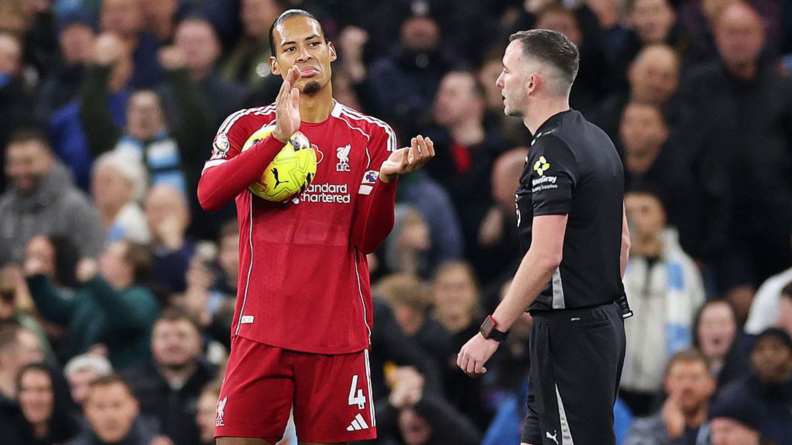 Yfir­maður dómara segir það rétt að dæma markið af Liverpool