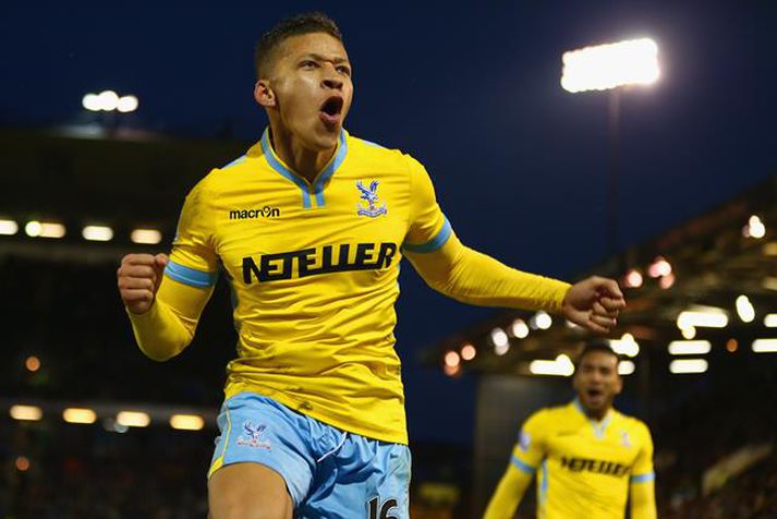 Gayle skoraði tvö mörk fyrir Crystal Palace í sigri á Burnley.