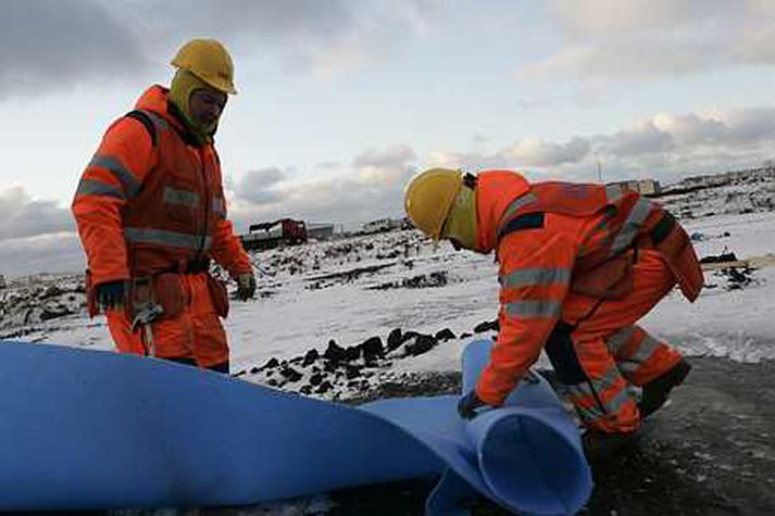 Pólskir verkamenn að störfum í Reykjavík.