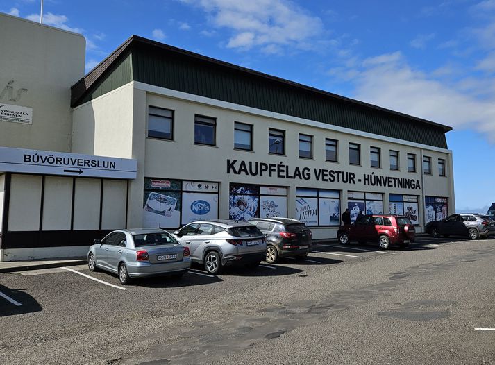 Kaupfélag Vestur–Húnvetninga, sem hefur ásamt fleiri aðilum tekið þátt í verkefni sem hefur verið nefnt “Skógarplöntur”.